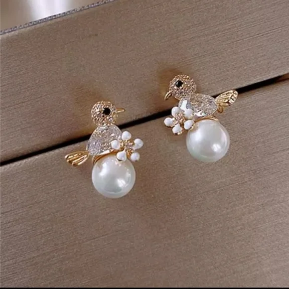 Spring Earrings 🦋 - Picture 1 of 3